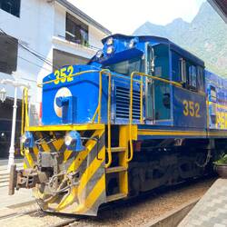 Mit däm Zug simer när zrüg richtig Cusco gfahre🚆