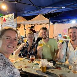 Lokale Weinkultur (Lycheewein und andere Sorten)