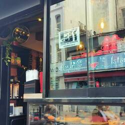 Coffee shop owned by Australian born Turk.