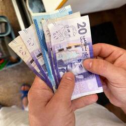 Karikatur des Königs auf der Banknote 🙈