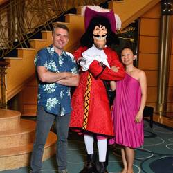 Maxing out the photopass with the Captain.