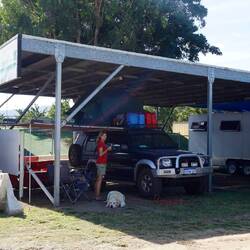 Unser kleines Camp unter einem Carport