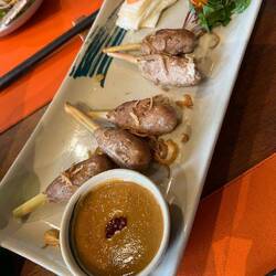 Grilled mince pork with lemongrass
