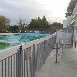 am öffentlichen Freibad