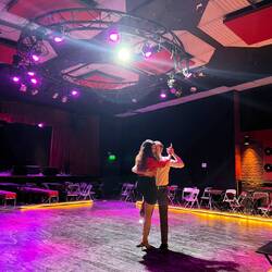 Unser Tanzlehrer Manuel und seine Tanzpartnerin