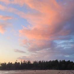 Rosa-orangene Wolken.