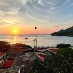 In der Zwischenzeit geniessen Tanja und Patty den schönen Sonnenuntergang 🌅
