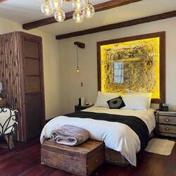 Zimmer Nr 2 mit Balkonfenstern zum Durchatmen