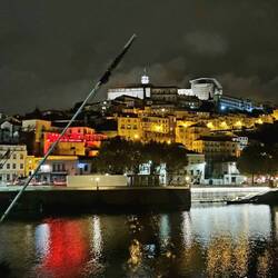 Blick zurück auf das nächtliche Coimbra!