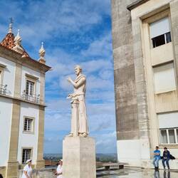 Im Schnittfeld Königspalast und Uni!