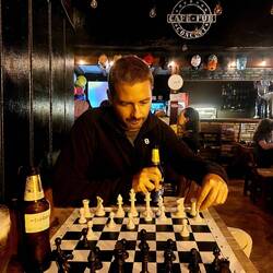 Schach-Duell bei Live Musik ♟️🎶🍻🥳