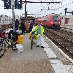 Auf dem Bahnsteig in Nimes (ein lachendes und ein weinendes Auge)