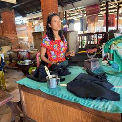 Schneiderei mit Kohlebügeleisen