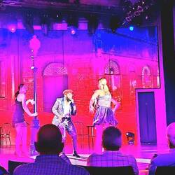 Dance performance, with signer from the jazz group 💃👏