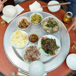 Leckerer Lunch bei Herrn Long zu Hause