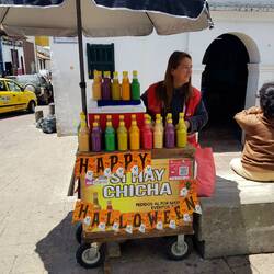 Überall kann man Chicha (Spuckebier) probieren. Das haben wir uns natürlich nicht entgehen lassen 😉