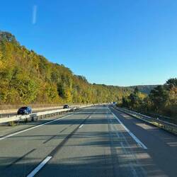 Französische Autobahnen - Dank Maut fast immer leer!