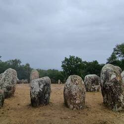... mit etwa 100 Steine einer der bedeutendsten Cromlechs Europas!