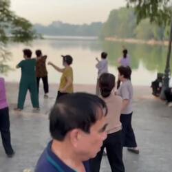 Bei dieser Heldenverehrung wollte ich dann doch nicht mitmachen...