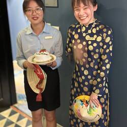 Unsere Miss Bora ( rechts ) und Miss Tracy