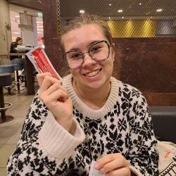 Regardez la taille du ketchup 🍅