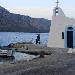 Diese idyllische Kapelle ist das Wahrzeichen des Sees