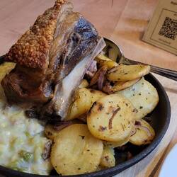 lecker 😋: Schäufele mit Wirsing und Bratkartoffeln