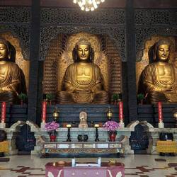 3 golden buddhas in the main shrine