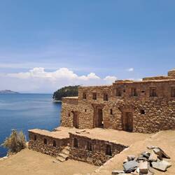 Die Insel ist voller alter Tempel und Zeremonienplätzen