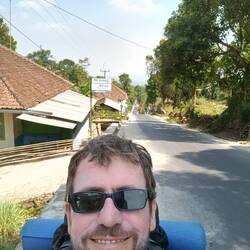 Nice tiny steep roads on my way to Bandung 😎