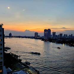 Ausblick aus meinem Zimmer (Ramada Hotel Menam Riverside)