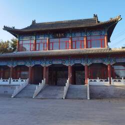 Der Eingang zu den Ming Gräbern