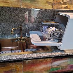 Itty bitty dishwasher