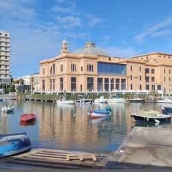 Theater im Wasser, weil es schon eins an Land gab :)