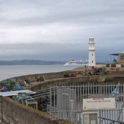 Das Tenderboot brachte uns in Newhaven, Port of Leith, an Land.