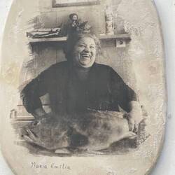 These tributes are all over the Alfama