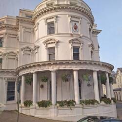 Lokal wird dieses Gebäude die "Hochzeitstorte" genannt.