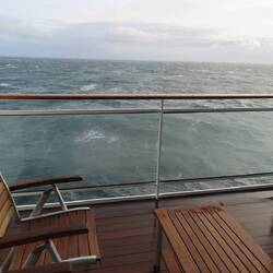 Die Wellen erreichten unseren Balkon, Deck 6.