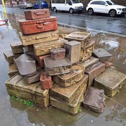 Ganz erstaunliche Kunstwerke fanden wir mitten in der Stadt.