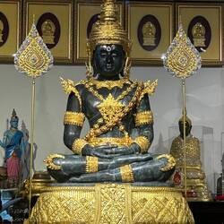 sehr kostbare Buddha-Statue