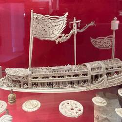 Elfenbeinschnitzereien