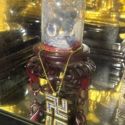 Kleinster Buddha der Welt mit Swastika, welches 3.000 Jahre vor Hitler in Verwendung war