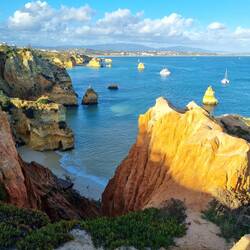 Skuriller Kalkstein an der "Ponta da Piedade".