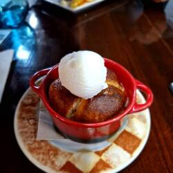 Iwas mit Bomba... Nachspeise... egal Kuchenkind war sehr happy