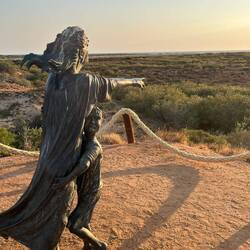 This statue of a girl and her brother depicts the forceable removal of indiginous children😥😢