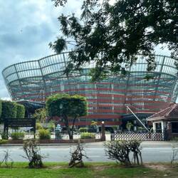 kein Stadion, sondern 5 Theater unter einem Dach
