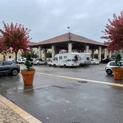 Kaffeepause auf dem Marktplatz von Solomiac