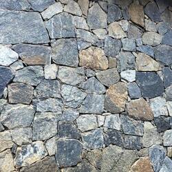 i am fascinated by those wall construction