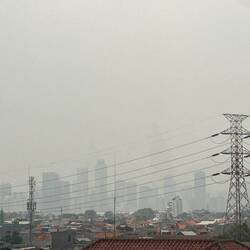 der Rest ist Schweigen, Smog und Plattenbau