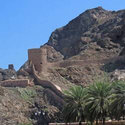 Eine Jahrhunderte alte Festung am Rande des Regierungspalastes